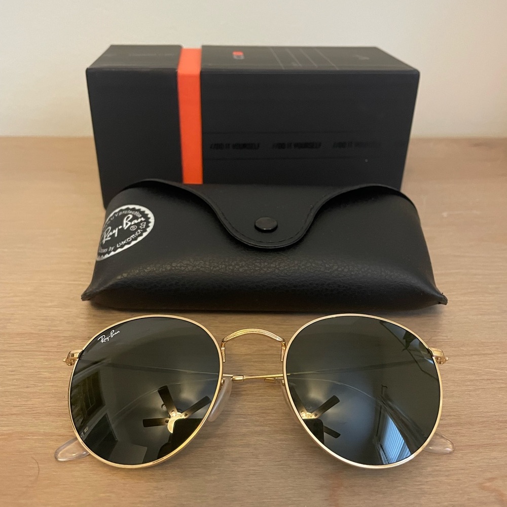 Ray Ban Round Metal Sunglasses • Green Classic Lenses with Gold Frame